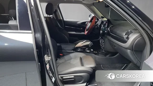 Mini Cooper Clubman 2023 Черный из Кореи, фото 2