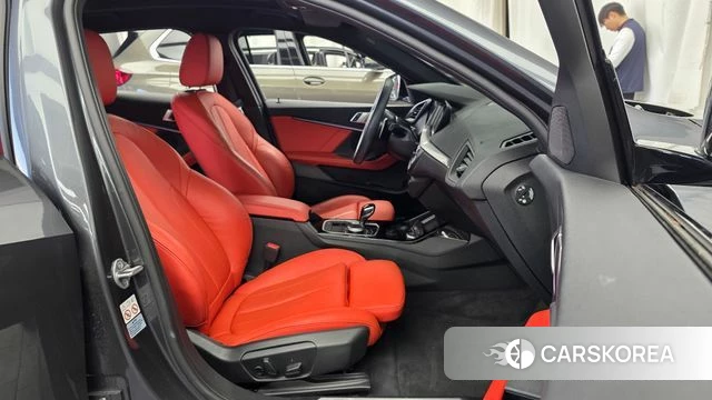 BMW 1 Series (F40) 2021 Серый из Кореи, фото 2