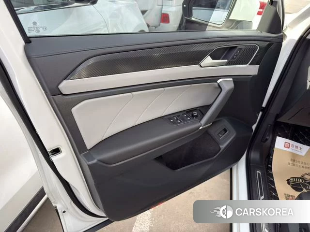 Volkswagen Tanyue 2023 Белый из Китая, фото 2