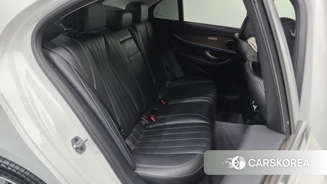 Mercedes-Benz E-Class W213 2019 Белый из Кореи, фото 2