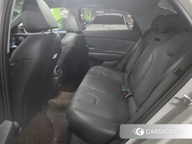 Hyundai The New Avante (CN7) 2023 Серебристо-серый из Кореи, фото 2