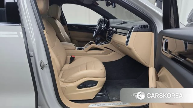 Porsche Cayenne (PO536) 2023 Серебристо-серый из Кореи, фото 2