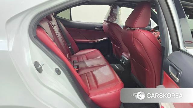 Lexus New IS300 2019 Белый из Кореи, фото 2