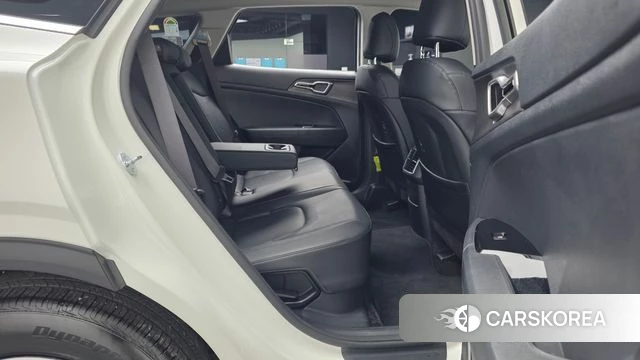 Kia Sportage 5th Generation Hybrid 2024 Белый из Кореи, фото 2