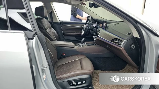 BMW 6 Series GT (G32) 2019 Серебряный из Кореи, фото 2