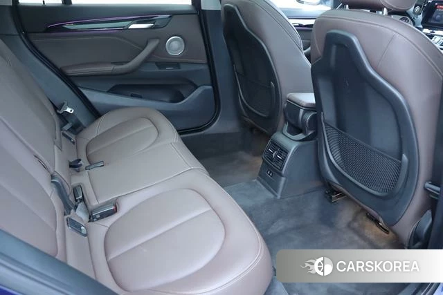 BMW X1 2021 Синий из Китая, фото 2