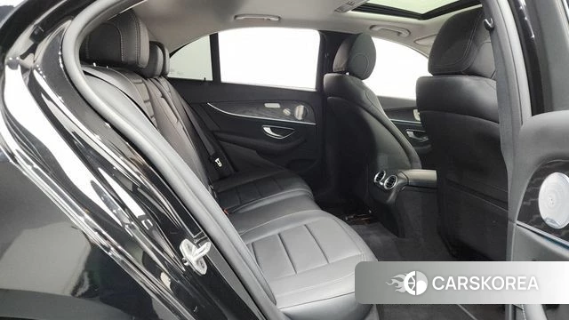 Mercedes-Benz E-Class W213 2019 Черный из Кореи, фото 2