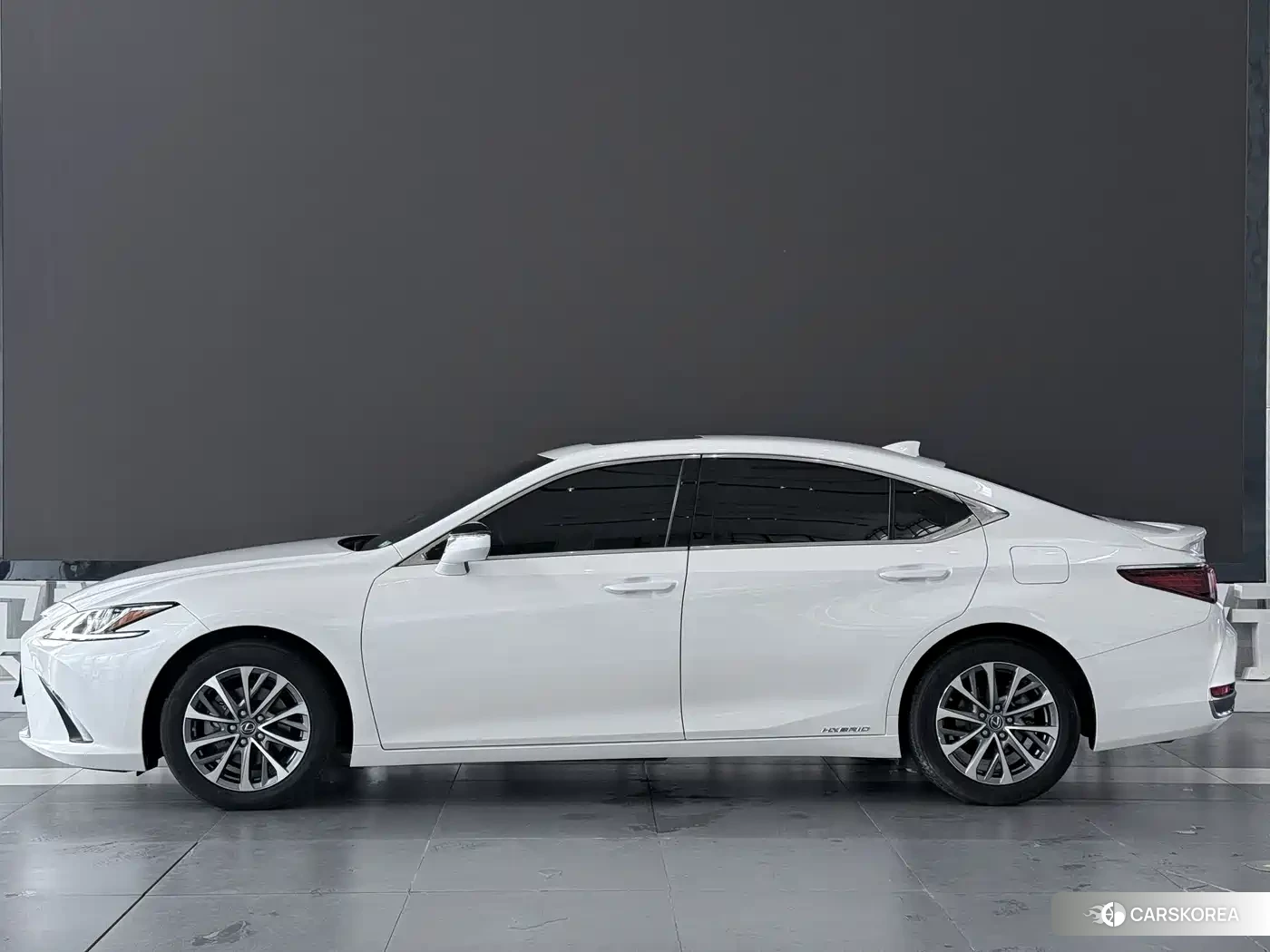 Lexus ES 2023 Белый из Китая, фото 2