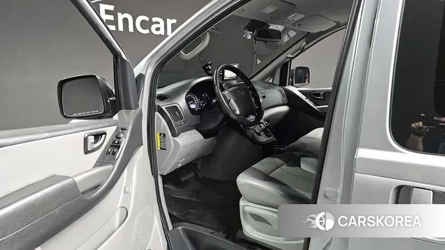 Hyundai The New Grand Starex 2019 Серебристо-серый из Кореи, фото 2