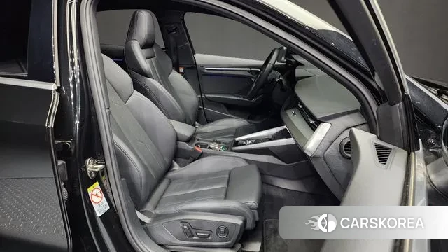 Audi A3 (8Y) 2023 Черный из Кореи, фото 2