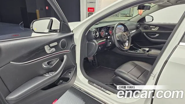 Mercedes-Benz E-Class W213 2018 Белый из Кореи, фото 2