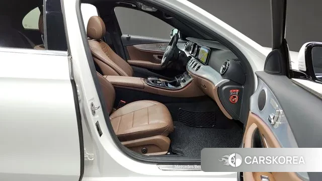 Mercedes-Benz E-Class W213 2020 Белый из Кореи, фото 2