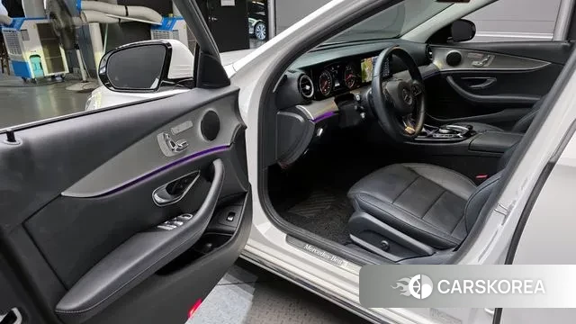 Mercedes-Benz E-Class W213 2018 Белый из Кореи, фото 2