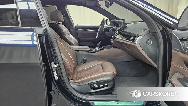 BMW 6 Series GT (G32) 2024 Черный из Кореи, фото 2