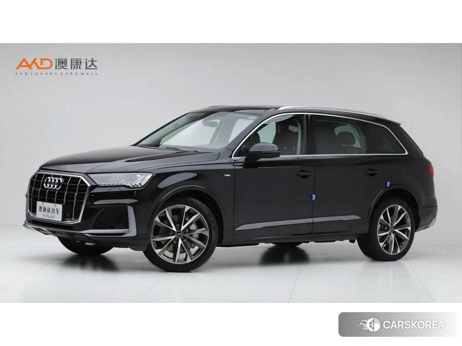 Audi Q7 2021 Черный из Китая, фото 2