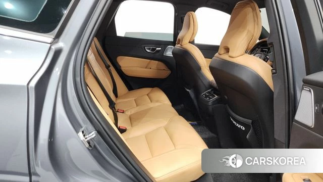 Volvo XC60 second Generation 2021 Серый из Кореи, фото 2