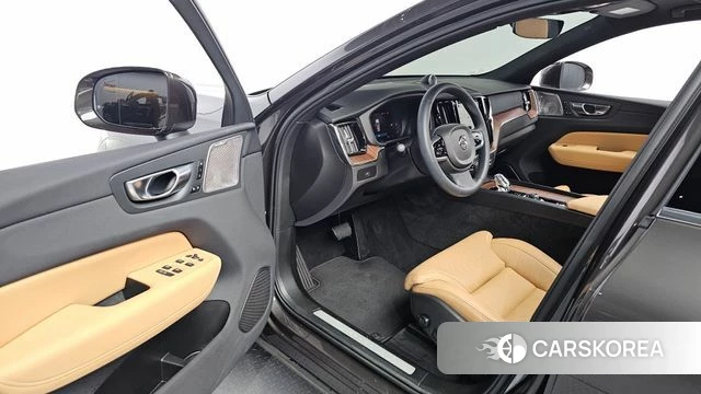 Volvo XC60 second Generation 2023 Серый из Кореи, фото 2