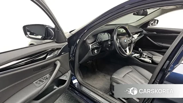 BMW 5 Series (G30) 2018 Синий из Кореи, фото 2