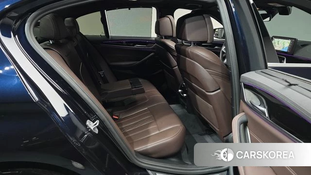BMW 5 Series (G30) 2023 Черный из Кореи, фото 2