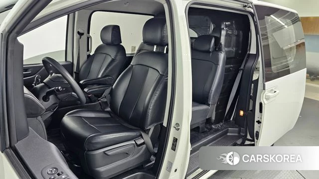 Hyundai Staria 2022 Белый из Кореи, фото 2