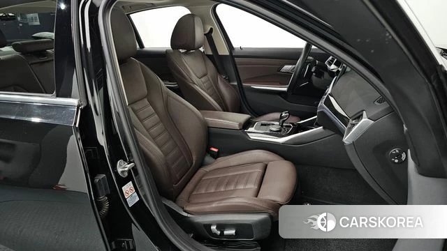 BMW 3 Series (G20) 2022 Черный из Кореи, фото 2