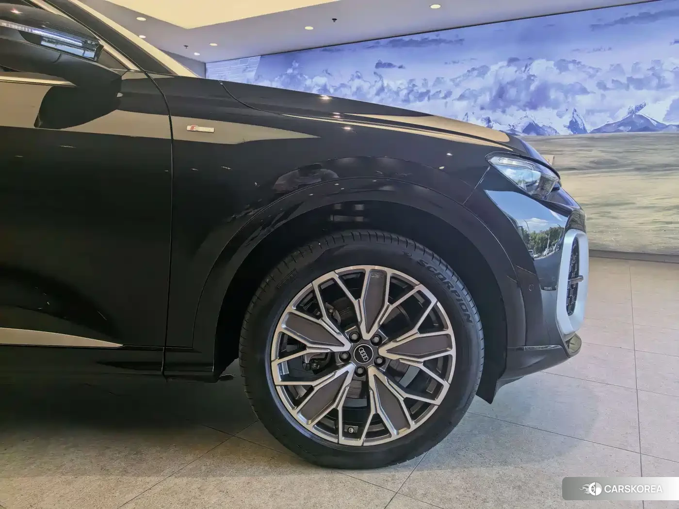Audi Q5L 2025 Черный из Китая, фото 2