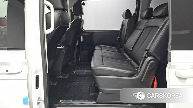 Hyundai Staria 2023 Белый из Кореи, фото 2