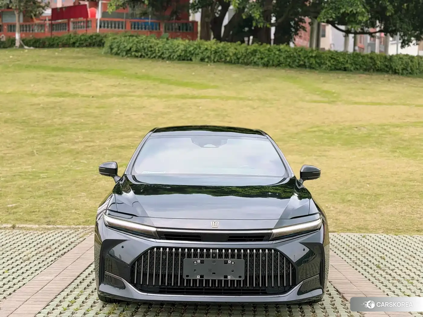 Toyota Crown (imported) 2024 Черный из Китая, фото 2
