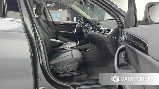 BMW X1 (F48) 2022 Серый из Кореи, фото 2