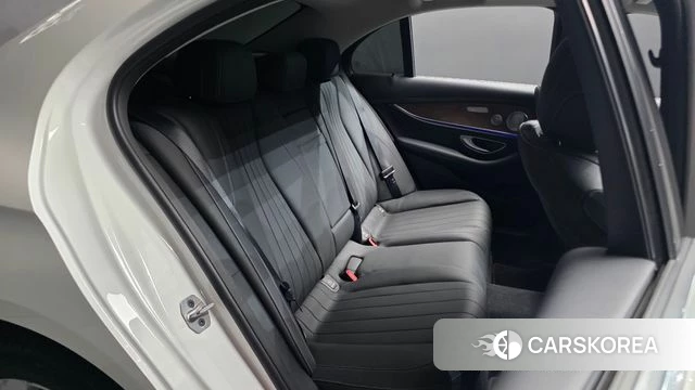 Mercedes-Benz E-Class W213 2020 Белый из Кореи, фото 2