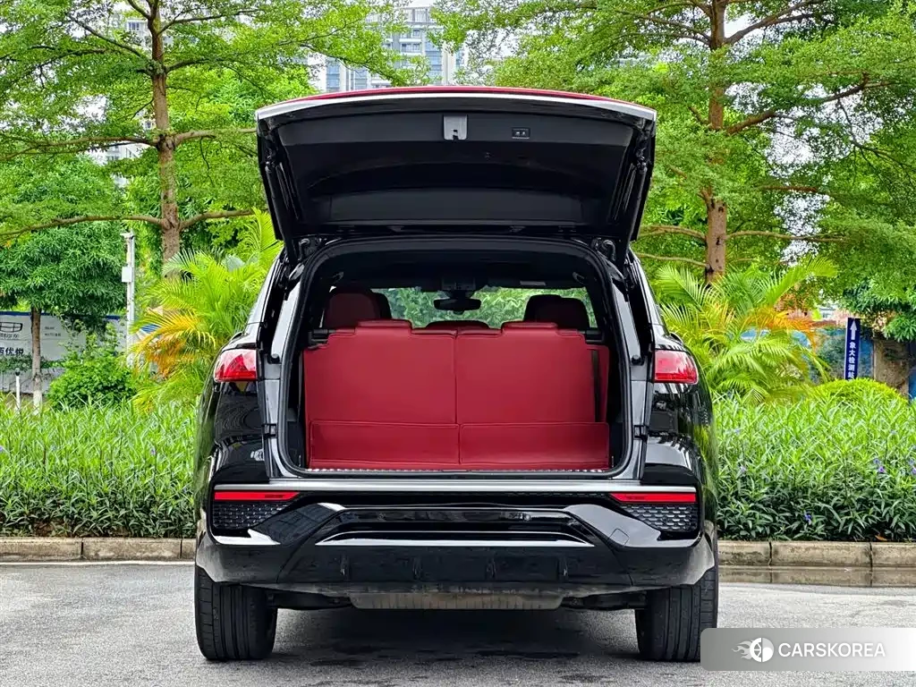 Audi Q6 2024 Черный из Китая, фото 2
