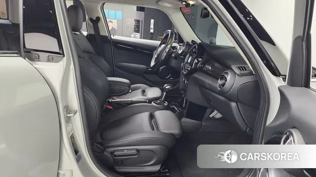 Mini Cooper S 2019 Серебряный из Кореи, фото 2