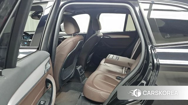 BMW X1 (F48) 2022 Черный из Кореи, фото 2