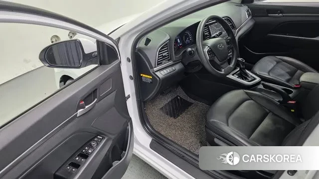 Hyundai Avante AD 2018 Белый из Кореи, фото 2