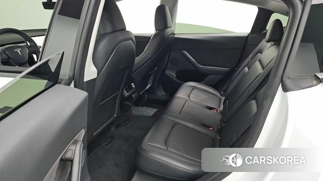 Tesla Model Y 2023 Белый из Кореи, фото 2