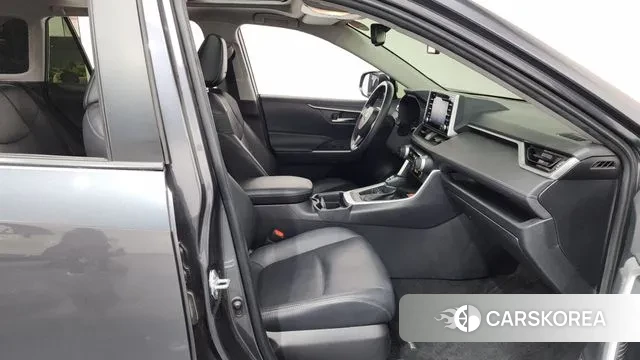 Toyota RAV4 5th Generation 2021 Серый из Кореи, фото 2