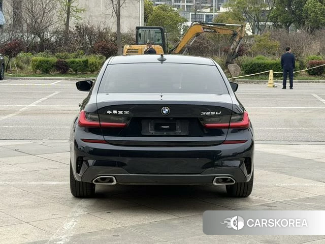 BMW 3 series 2021 Черный из Китая, фото 2