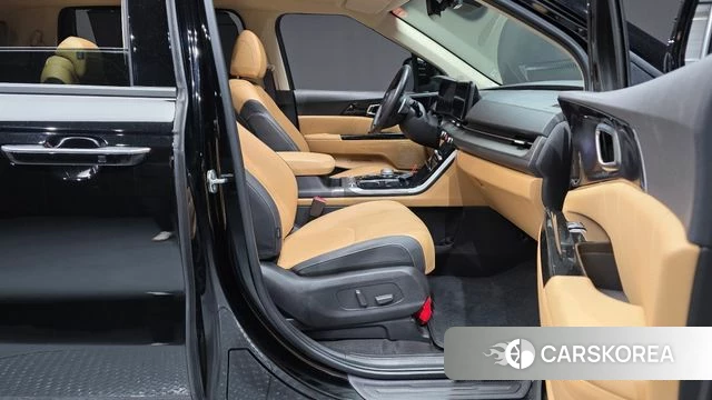 Kia Carnival 4th generation 2023 Черный из Кореи, фото 2