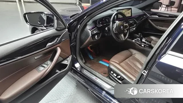 BMW 5 Series (G30) 2022 Синий из Кореи, фото 2