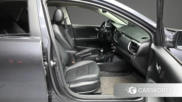 Kia Stonic 2018 Серый из Кореи, фото 2