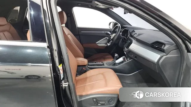 Audi Q3 (F3) 2020 Черный из Кореи, фото 2