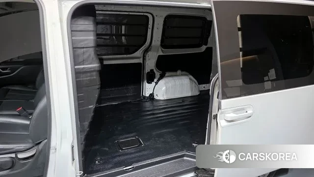 Hyundai Staria 2021 Белый из Кореи, фото 2