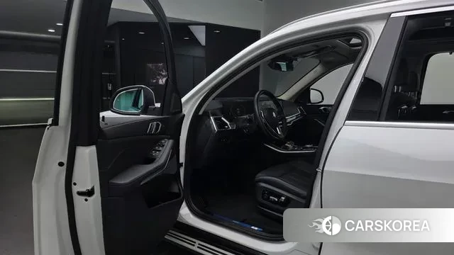 BMW X5 (G05) 2024 Белый из Кореи, фото 2