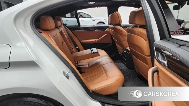 BMW 5 Series (G30) 2022 Белый из Кореи, фото 2