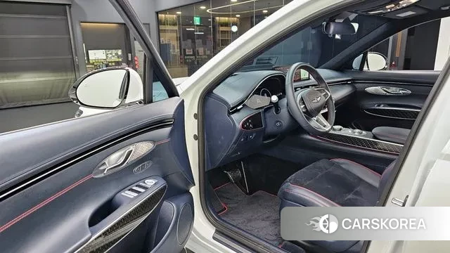 Genesis GV70 2023 Белый из Кореи, фото 2