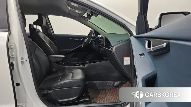 Kia Di Ol Nu Niro 2023 Белый из Кореи, фото 2