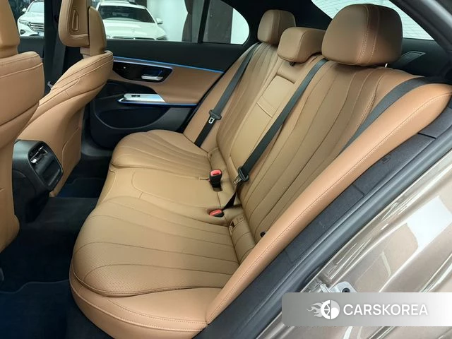 Mercedes-Benz E-Class W214 2025 Песочный из Кореи, фото 2