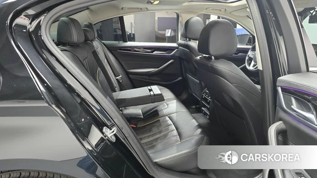 BMW 5 Series (G30) 2019 Черный из Кореи, фото 2