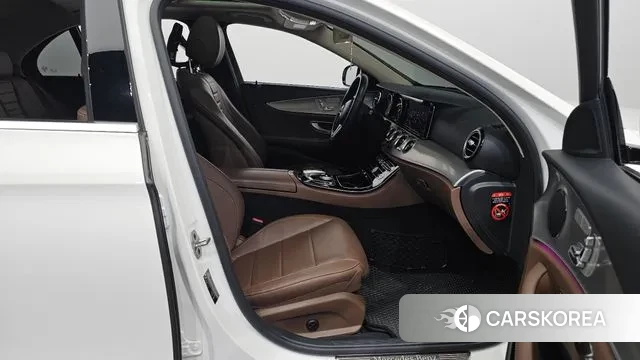 Mercedes-Benz E-Class W213 2019 Белый из Кореи, фото 2