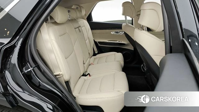 Genesis GV70 2023 Черный из Кореи, фото 2